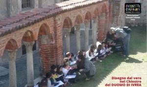 Bambini scuola infanzia di San Giovanni (Ivrea) nel Chiostro del Duomo